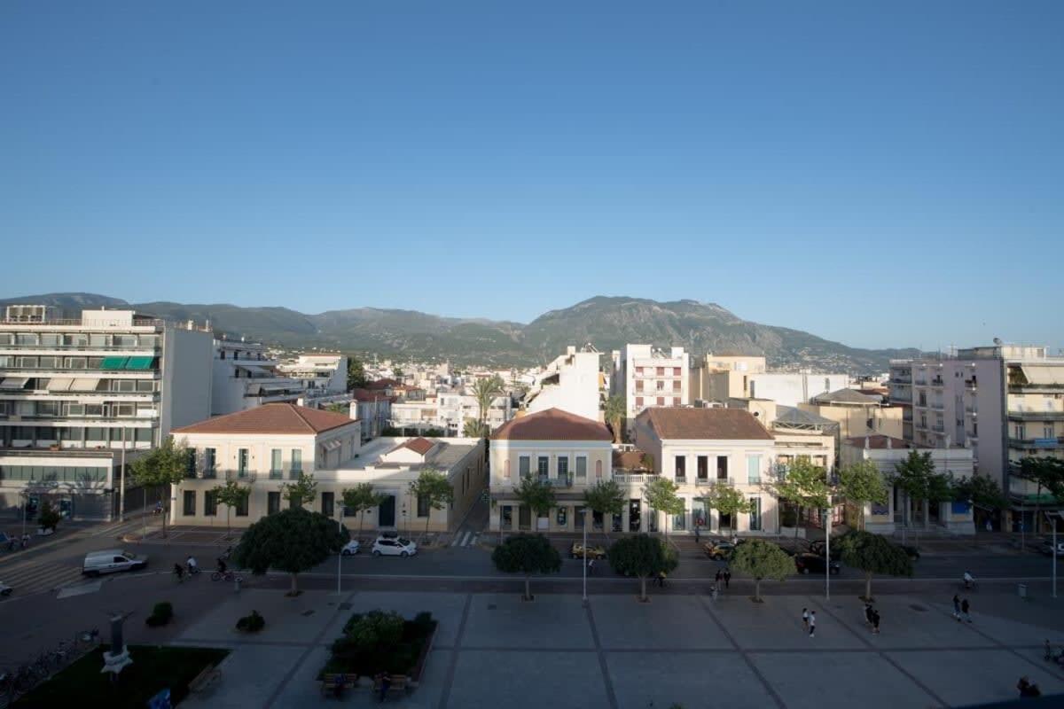 Villa Cozy Flat On The Main Square, 10Min To The Sea Kalamata Exterior foto