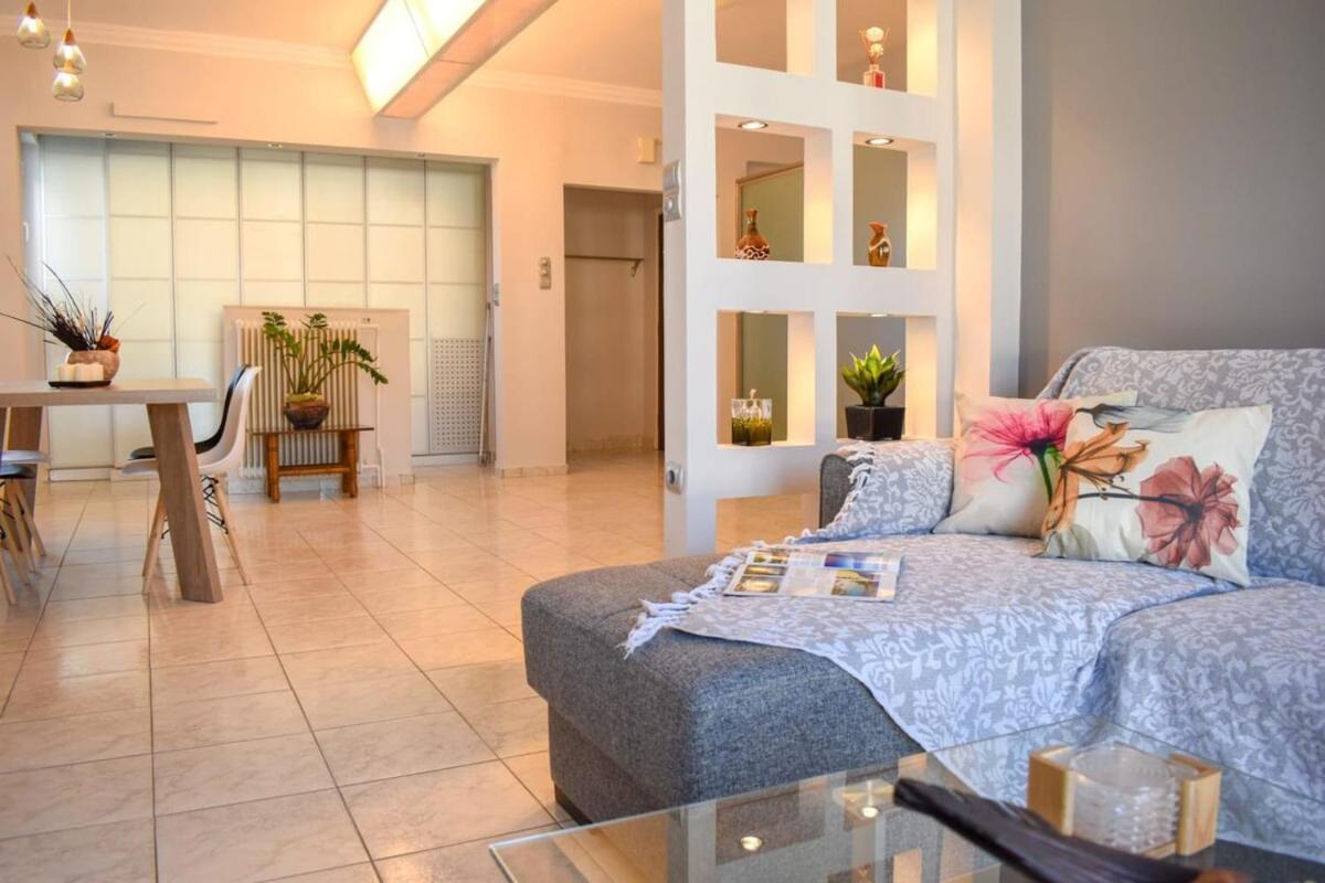Villa Cozy Flat On The Main Square, 10Min To The Sea Kalamata Exterior foto
