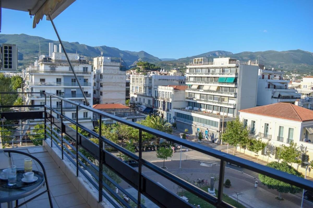 Villa Cozy Flat On The Main Square, 10Min To The Sea Kalamata Exterior foto